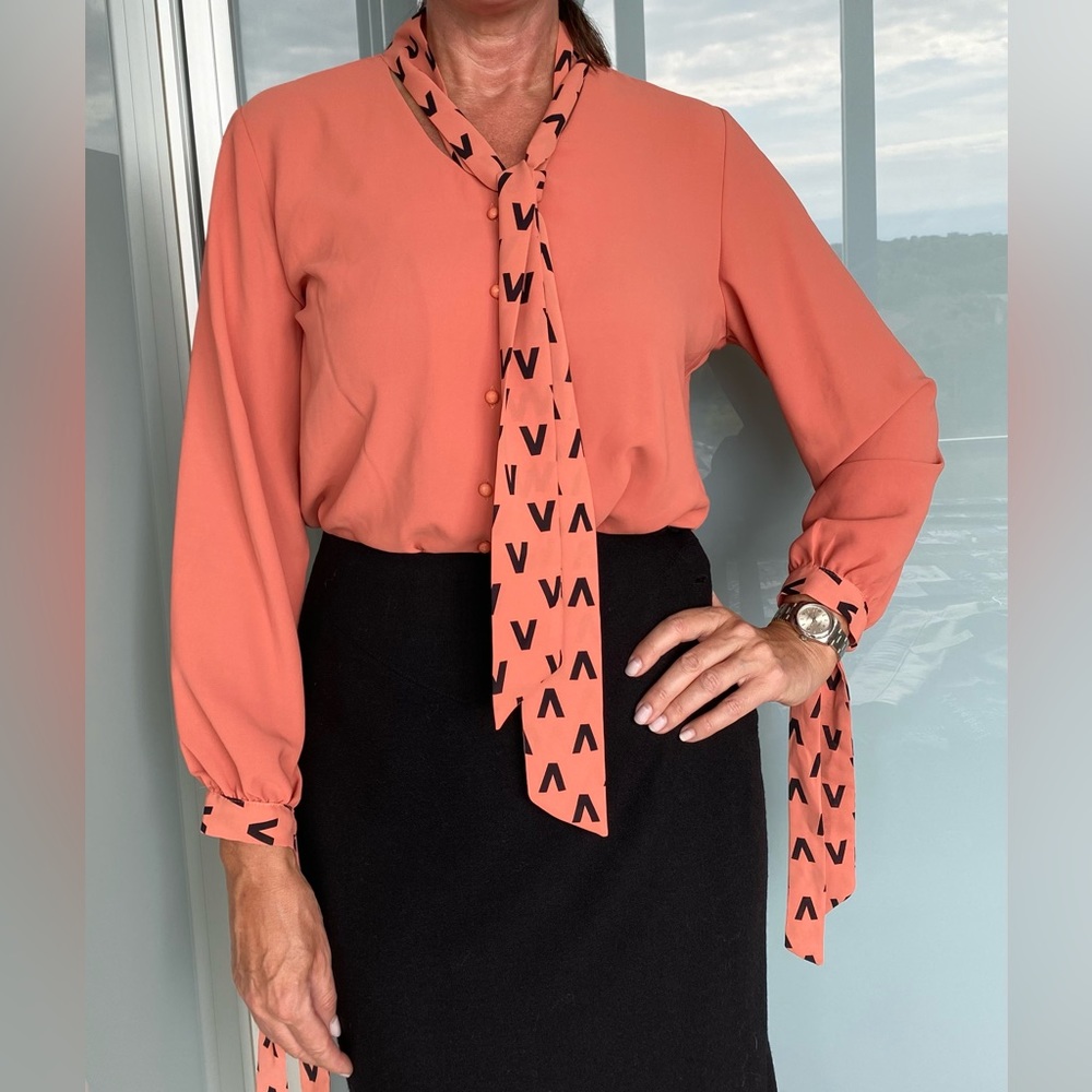 Teracotta button up blouse with bow and wrist detail Size XL #Insta #Chic